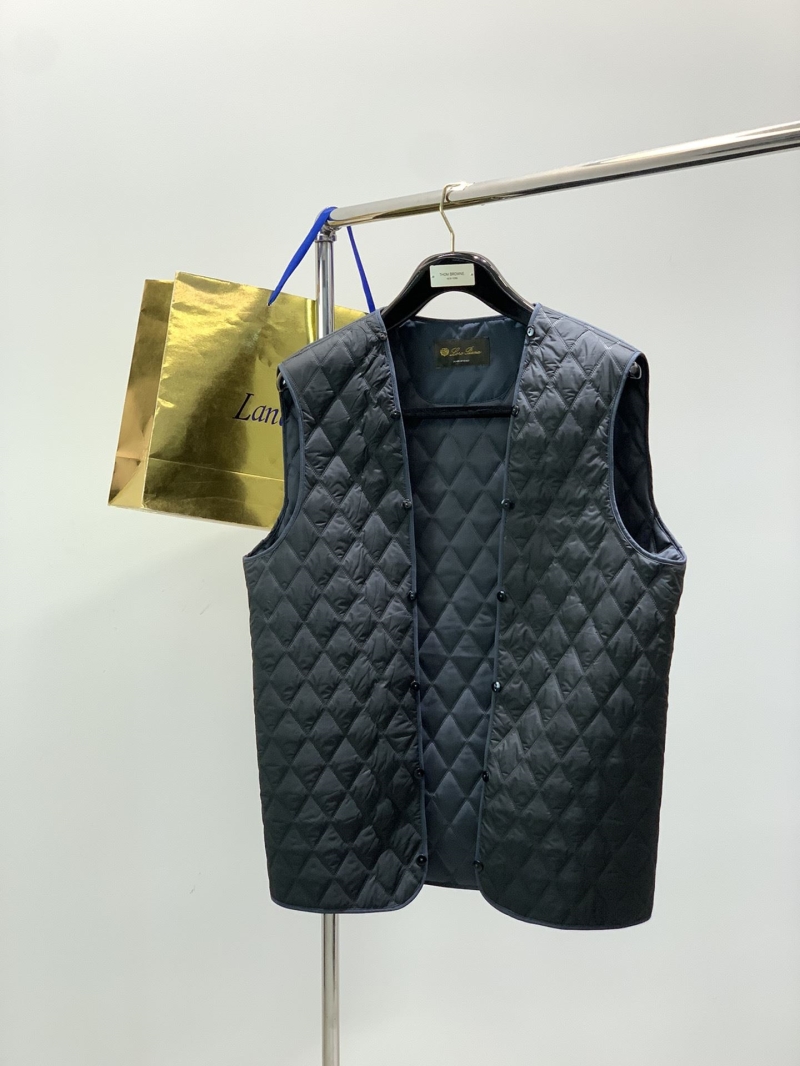 L0r0 P1ana outwear
